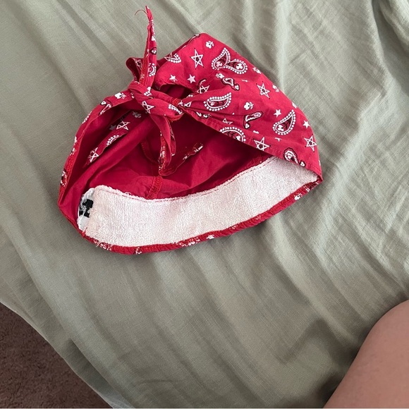 Red Paisley Bandana - Picture 4 of 6